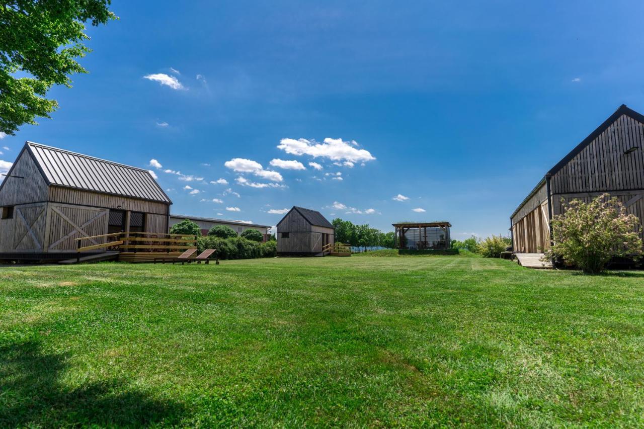 Horse Glamping Park 호텔 Cirkovce 외부 사진