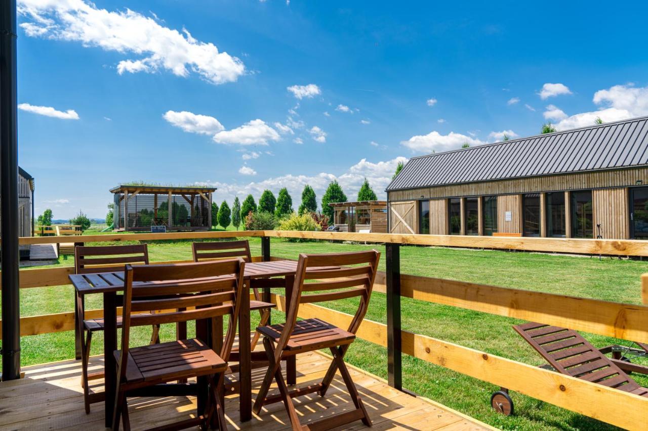 Horse Glamping Park 호텔 Cirkovce 외부 사진