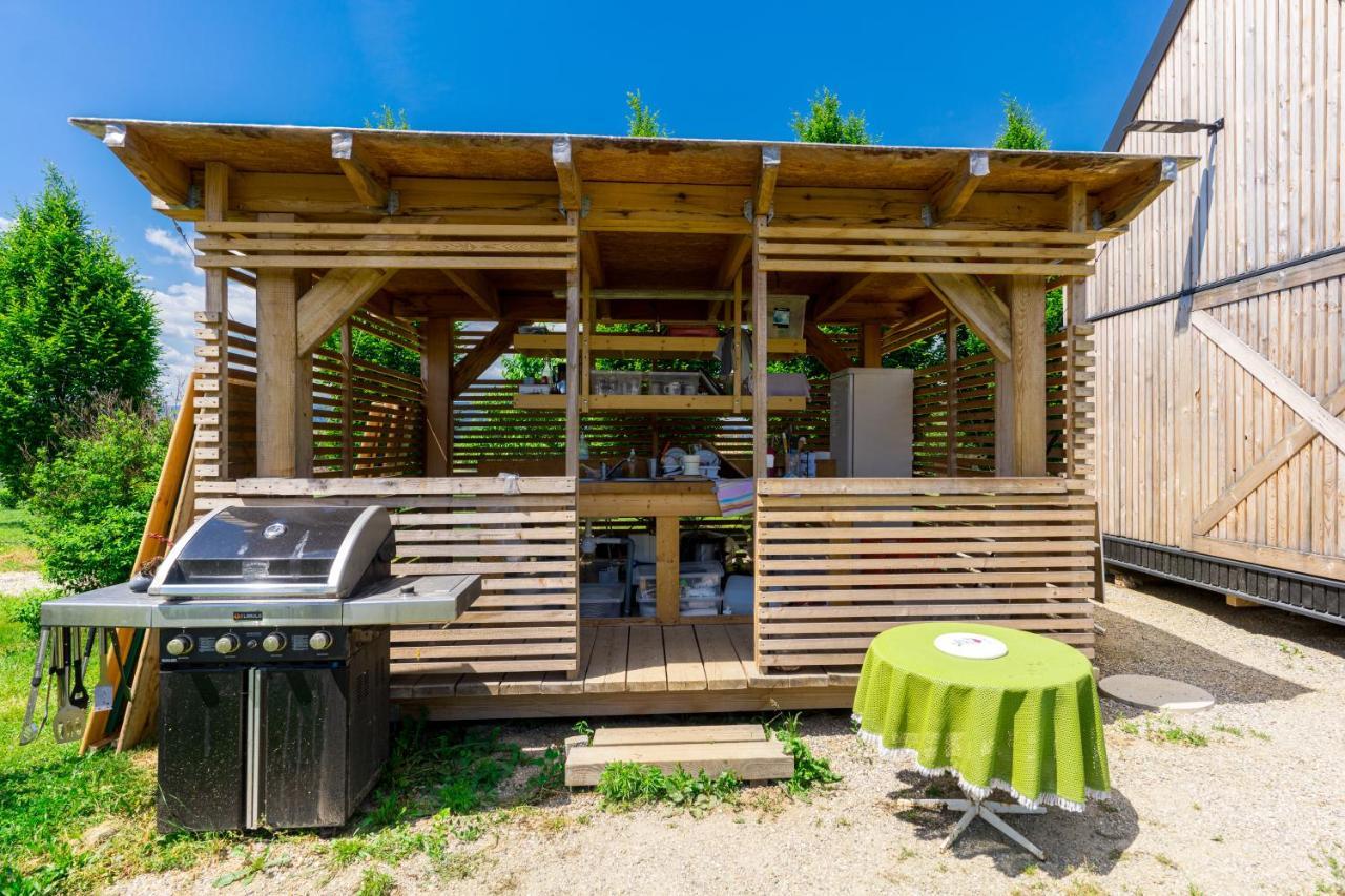 Horse Glamping Park 호텔 Cirkovce 외부 사진