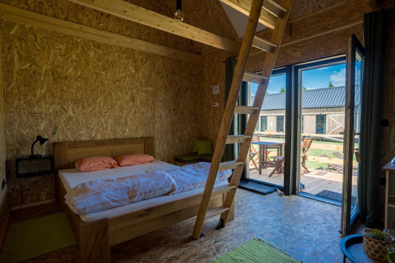 Horse Glamping Park 호텔 Cirkovce 외부 사진